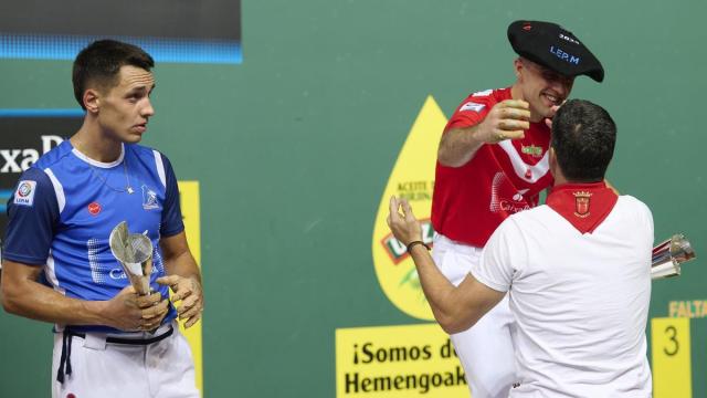 Jon Ander Peña gana la txapela del Cuatro y Medio de San Fermín contra Javier Zabala en el Navarra Arena de Iruñea.
