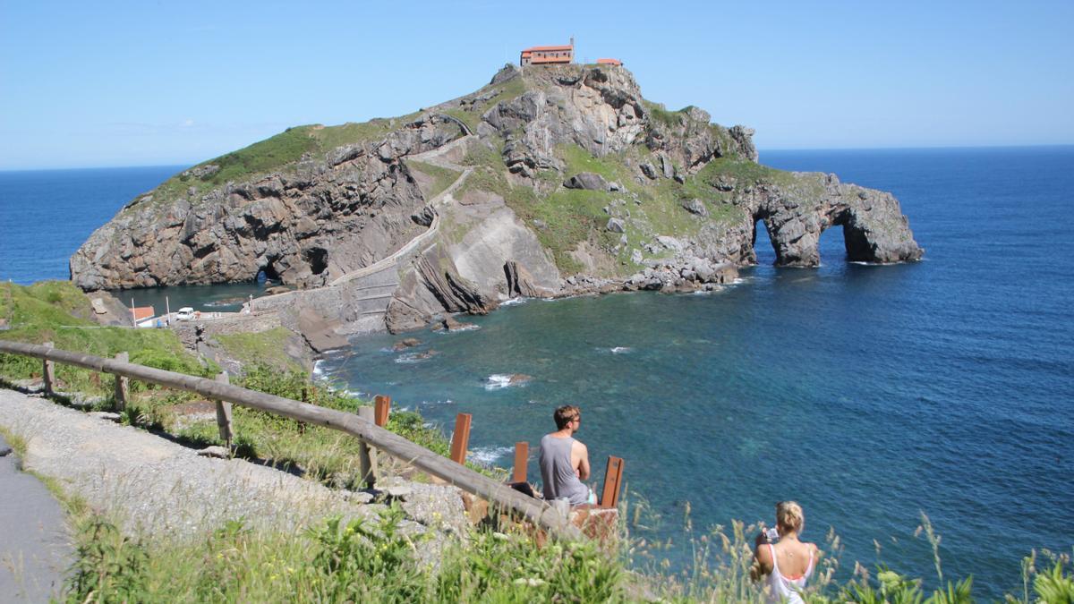 Vista de la ermita de San Juan de Gaztelugatxe. Imanol Fradua, Deia