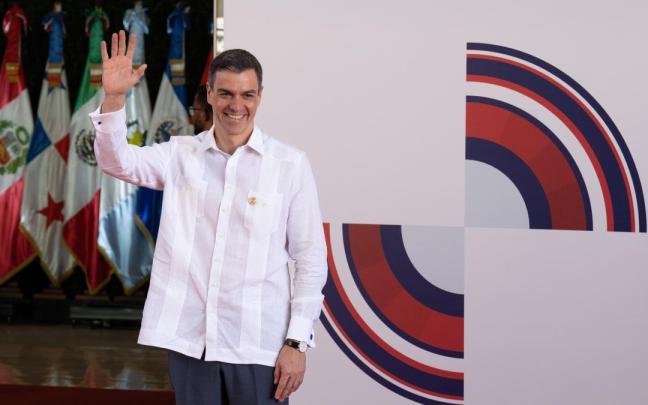 El presidente del Gobierno, Pedro Sánchez, posa a su llegada a la XXVIII Cumbre Iberoamericana de Jefes de Estado y de Gobierno El presidente del Gobierno, Pedro Sánchez, posa a su llegada a la XXVIII Cumbre Iberoamericana de Jefes de Estado y de Gobierno