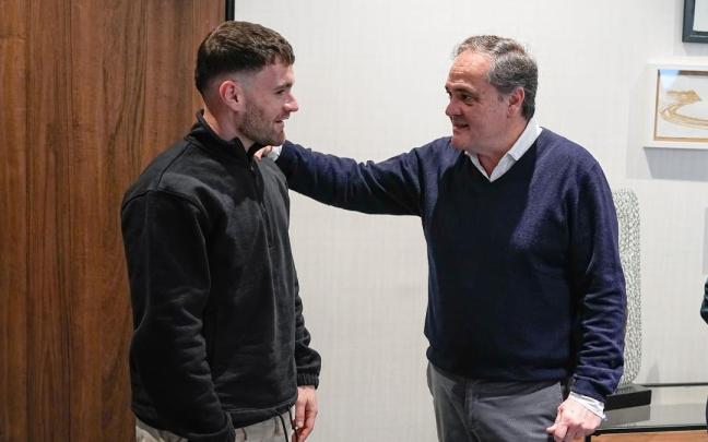 Javi Galán ya ejerce de txuri-urdin. / REAL SOCIEDAD