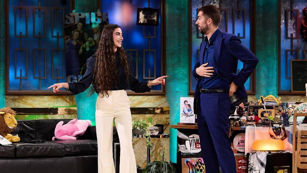 Lola Lolita junto a David Broncano en 'La Revuelta'