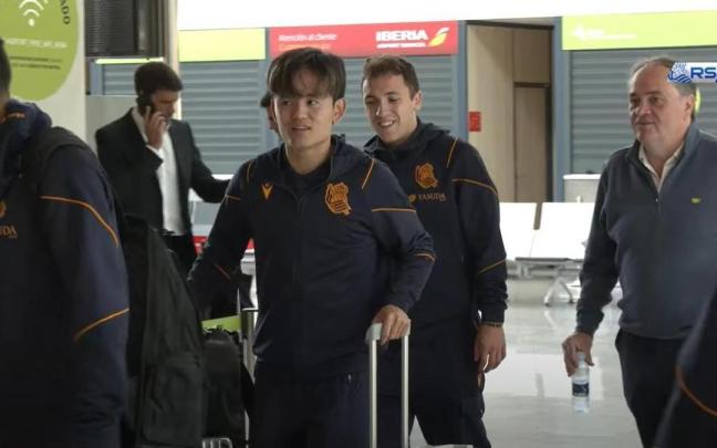 La Real Sociedad de viaje con Kubo como referencia. / REAL SOCIEDAD TV (YOUTUBE)