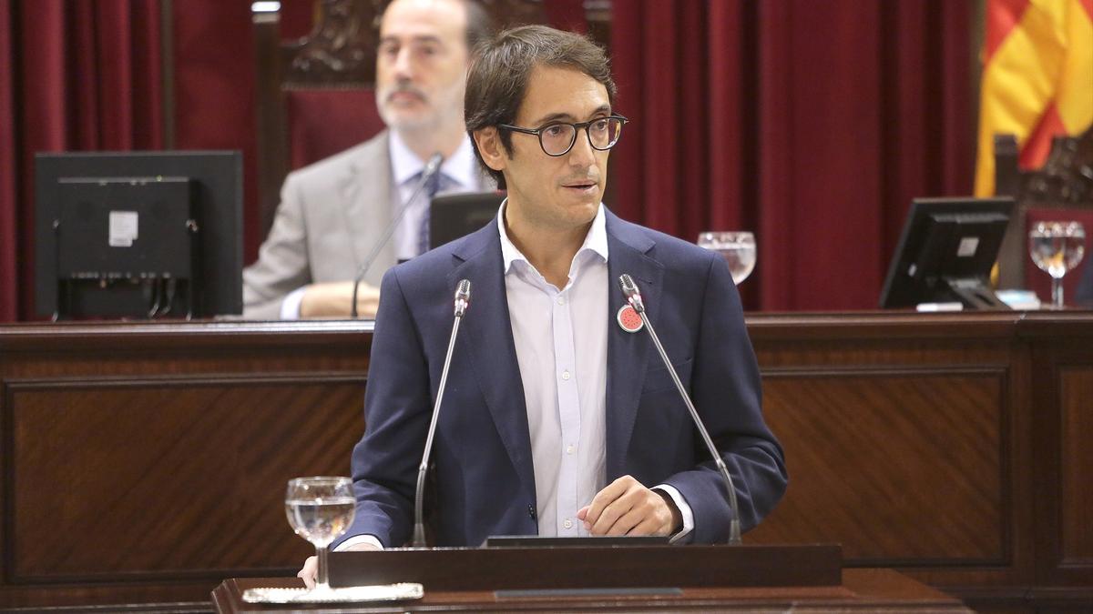 Iago Negueruela, portavoz del PSIB en el Parlament.