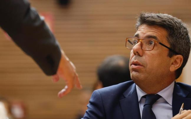 El 'president' de la Generalitat valenciana, Carlos Mazón, durante una sesión de control en Las Cortes valencianas.