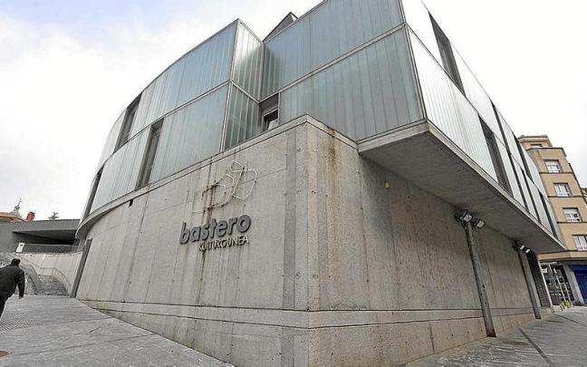 Vista exterior del centro cultural Bastero.