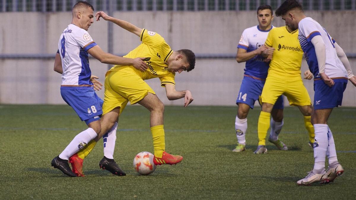 Lance de juego en un partido del Alesves