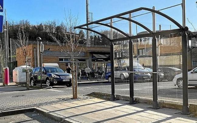 Una parada de autobús de Beasain. | FOTO: E.C.A.