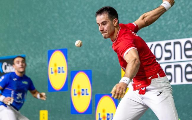 Darío Gómez se clasifica para la final del Manomanista después de tumbar a Iker Larrazabal en el frontón Adarraga de Logroño y buscará la txapela ante Iñaki Artola