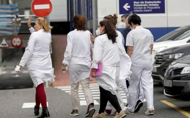 Personal sanitario del hospital de Donostia.