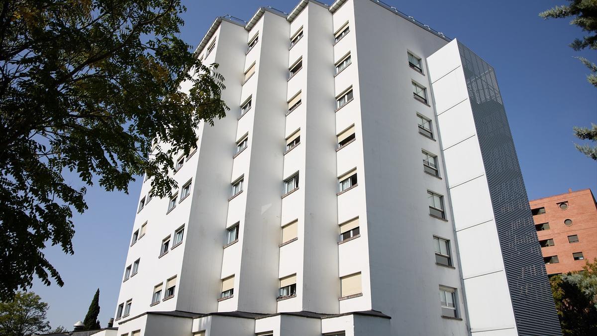 Edificio del Colegio Mayor Elías Ahuja, en Madrid, en una foto de archivo.