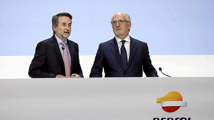 Josu Jon Imaz, consejero delegado de Repsol, ayer junto a Antonio Brufau.