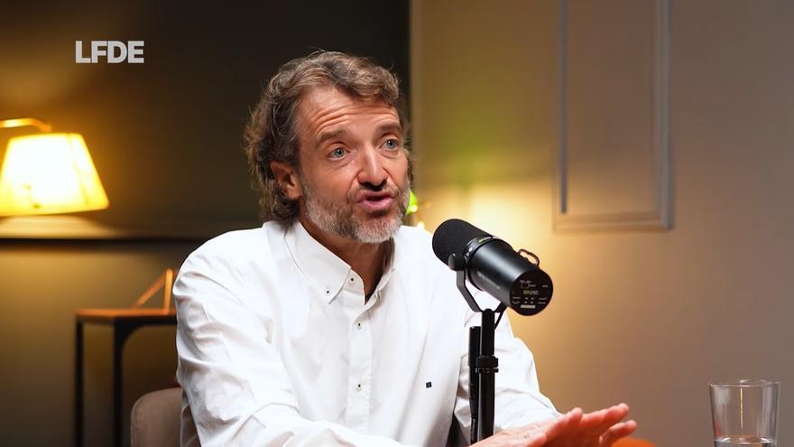 "¿Qué es peor: dormir con aire acondicionado o no pegar ojo en toda la noche?”, plantea Albares.
