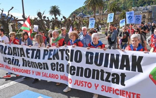 Manifestación a favor de unas pensiones y un salario digno / Pedro Martinez Manifestación a favor de unas pensiones y un salario digno