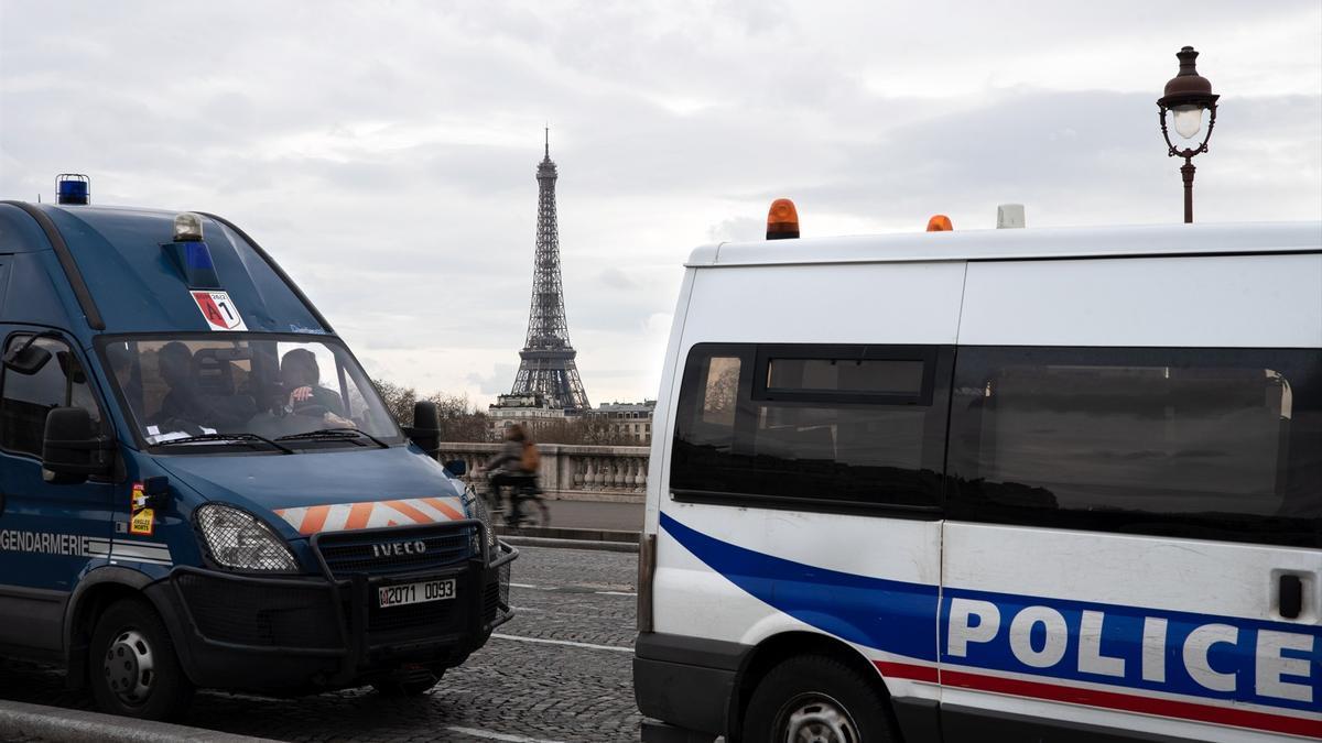 Furgones de la Policía y la Gendarmería, en una imagen de archivo.