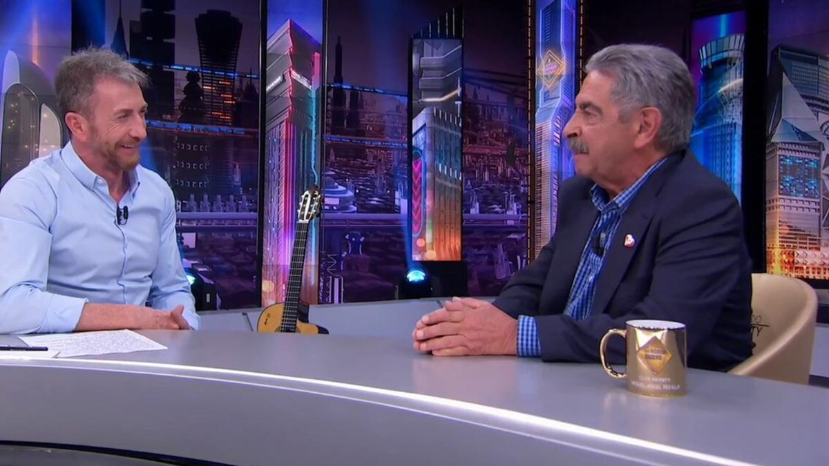 Pablo Motos con Miguel Ángel Revilla en la edición de este miércoles de 'El Hormiguero'.