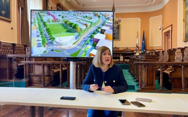 La alcaldesa de Irun, Cristina Laborda, esta mañana durante su comparecencia ante los medios de comunicación.