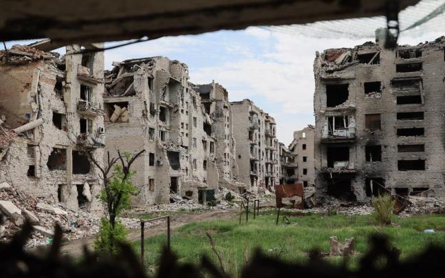 La UE advierte de que Rusia trata de "bombardear a Ucrania hasta la sumisión"