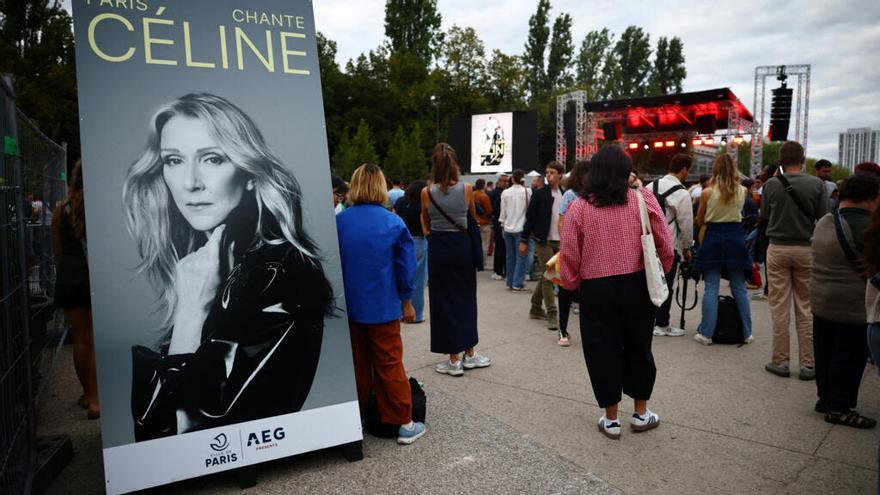 Celine Dion vuelve a los escenarios en París