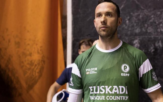 Imanol Lopez, en el debut con la selección de Euskadi de cesta-punta. / N.G. Imanol Lopez, en el debut con la selección de Euskadi de cesta-punta.