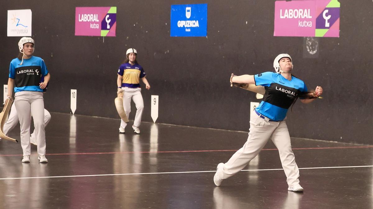 Elaia y Frida se coronan en el Master Series de Zumaia de cesta ante Ihart-Maialen.