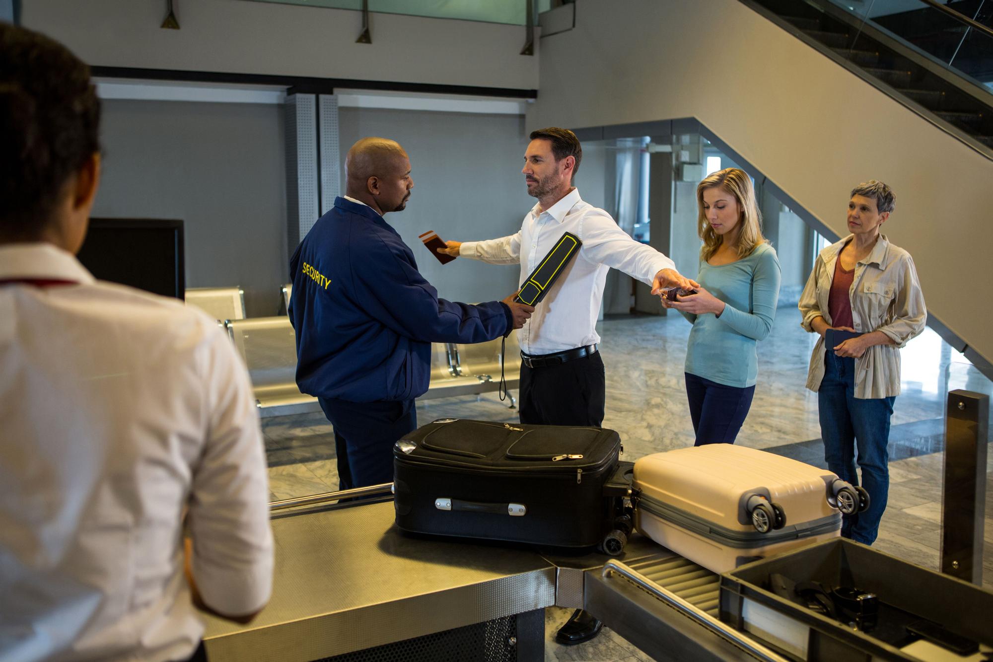 Control de seguridad de un aeropuerto.