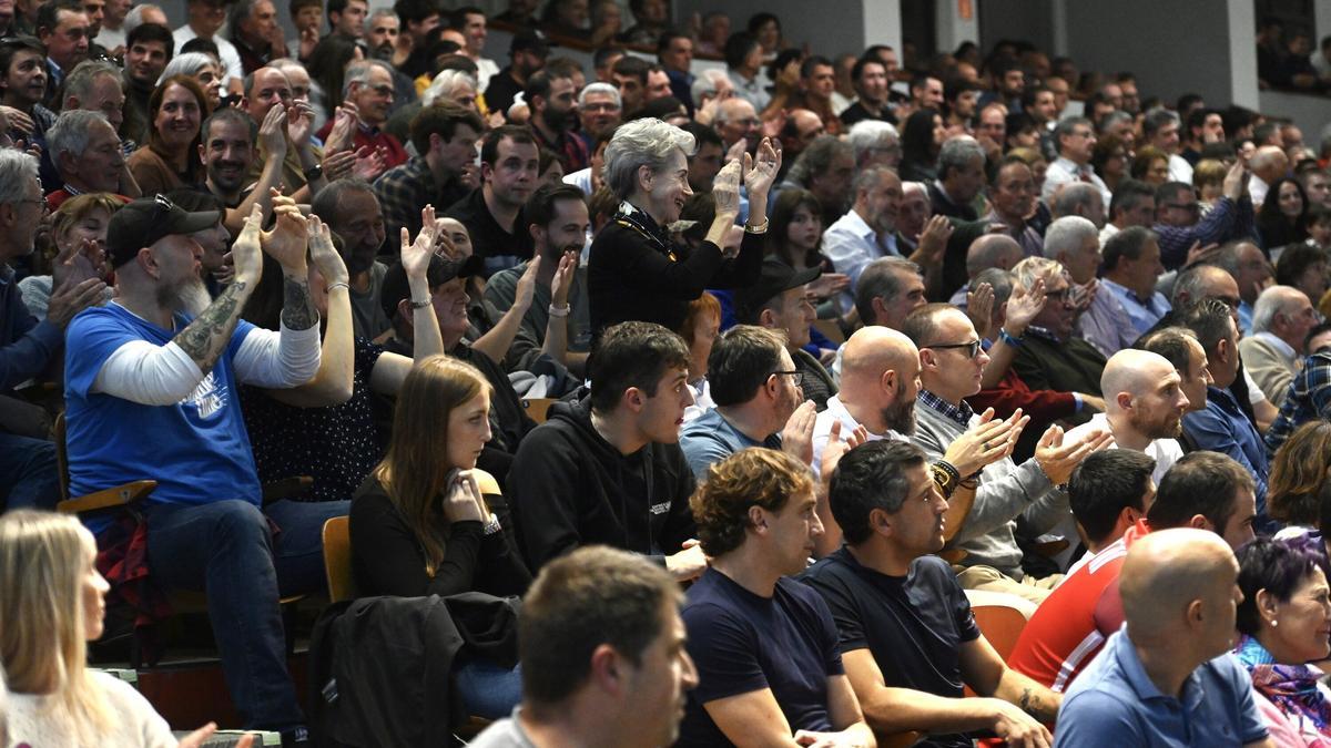 Peio Etxeberria, finalista del Cuatro y Medio por tercera vez consecutiva después de ganar a Altuna III en el Atano III de Donostia.