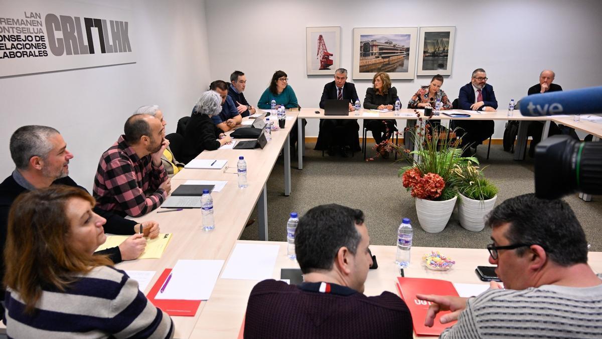 Sindicatos y patronal en la cita del pasado febrero.
