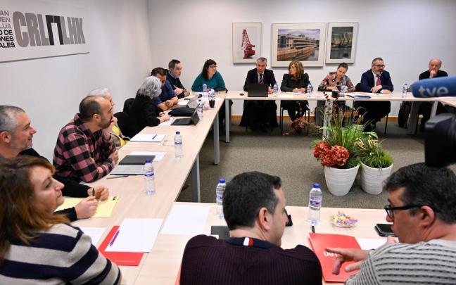 Sindicatos y patronal en la cita del pasado febrero.