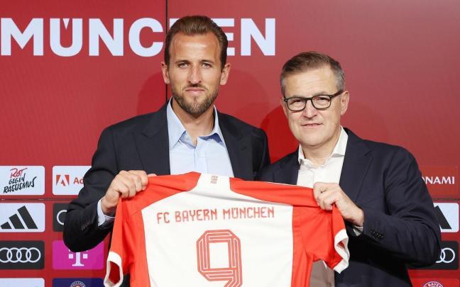 Harry Kane dejó el Tottenham este verano para firmar por el Bayern de Munich hasta 2027 a cambio de más de 100 millones de euros. Harry Kane dejó el Tottenham este verano para firmar por el Bayern de Munich hasta 2027 a cambio de más de 100 millones de euros.
