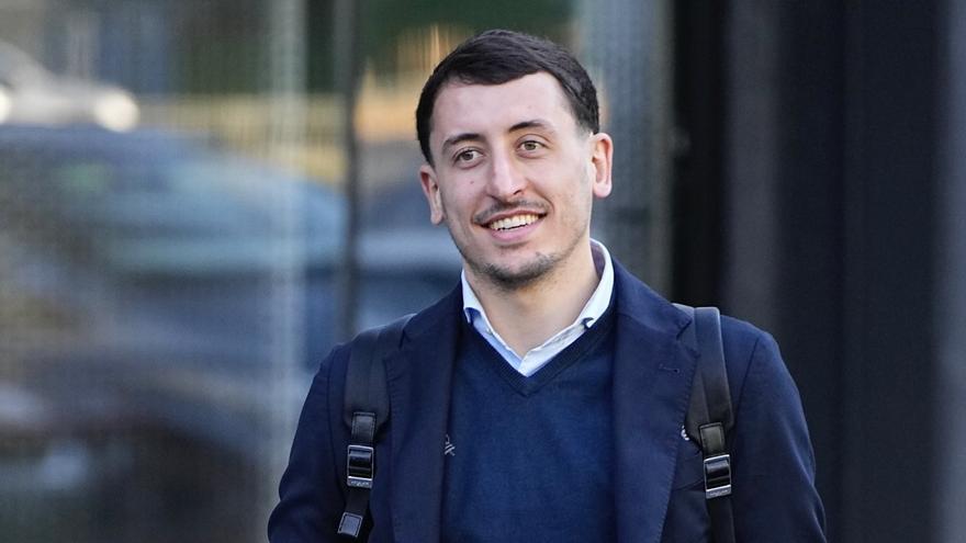 Mikel Oyarzabal, este martes en Zubieta antes de poner rumbo al aeropuerto de Biarritz. / REAL SOCIEDAD