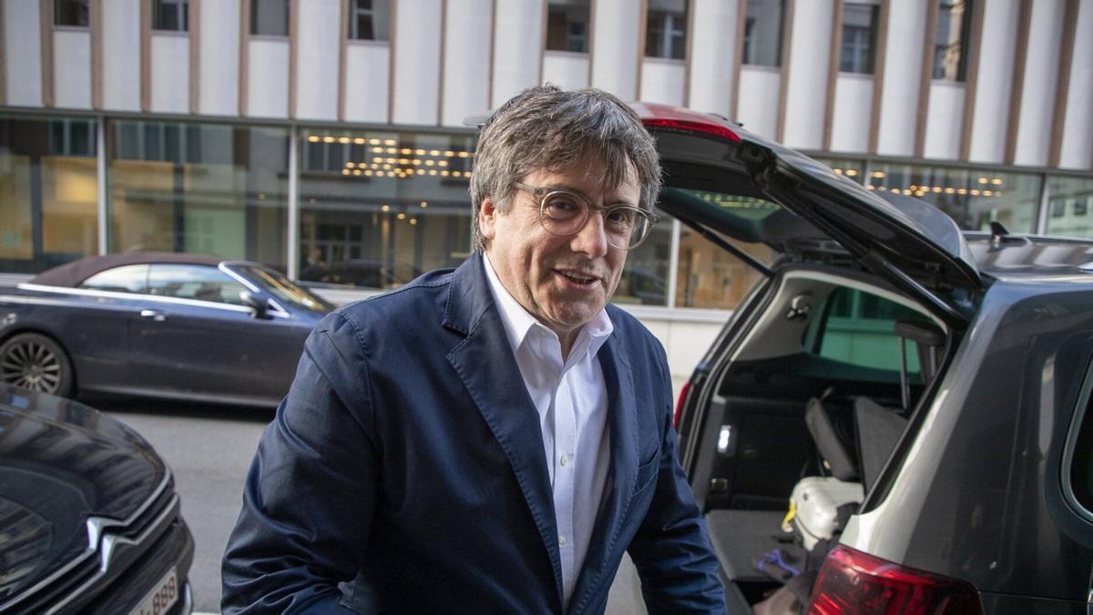 Los mejores memes de la huida de Carles Puigdemont siete años después