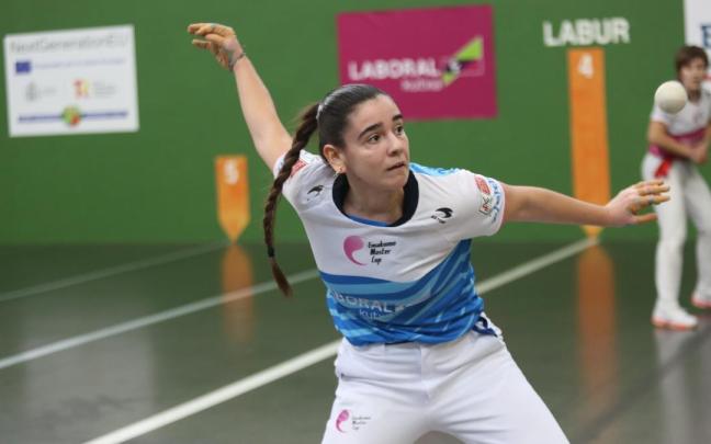 Enara Gaminde derrotó a Goiuri Zabaleta en la semifinal del Cuatro y Medio femenino en Basauri.