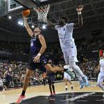 Un parcial de 23-2 fue determinante para el devenir del partido Oskar González