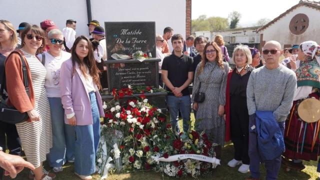 Acto público para la inhumación de sus restos en Cabezón de la Sal.