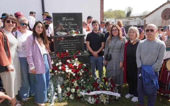 Acto público para la inhumación de sus restos en Cabezón de la Sal.