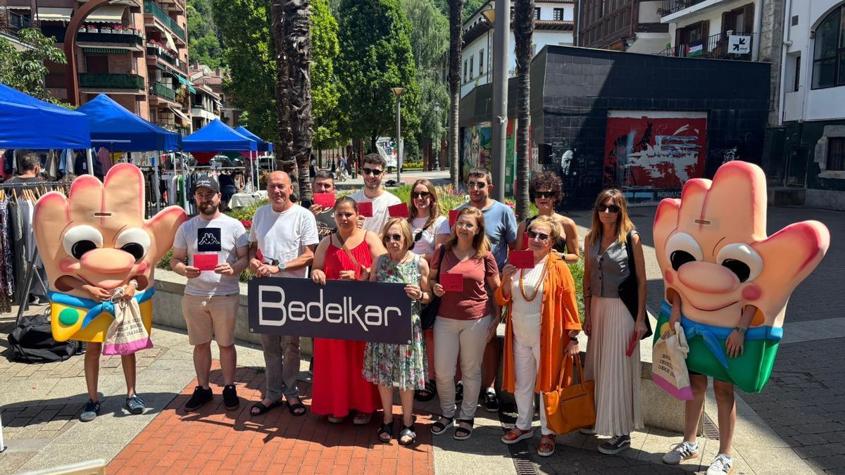 Entrega de los premios del sorteo de junio y presentación de Bedelkartxo.