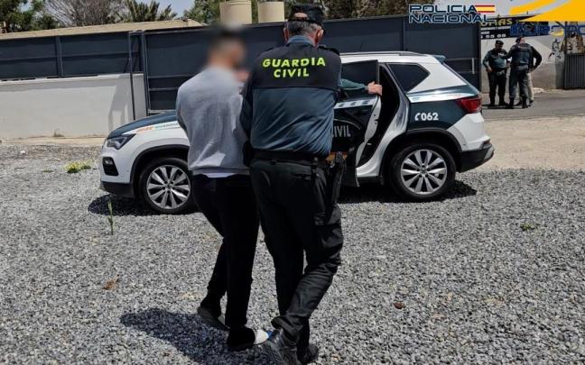Nueve detenidos en Almería por favorecer a mafias de migración irregular y narctotráfico entre Argelia y España
REMITIDA / HANDOUT por GUARDIA CIVIL
Fotografía remitida a medios de comunicación exclusivamente para ilustrar l