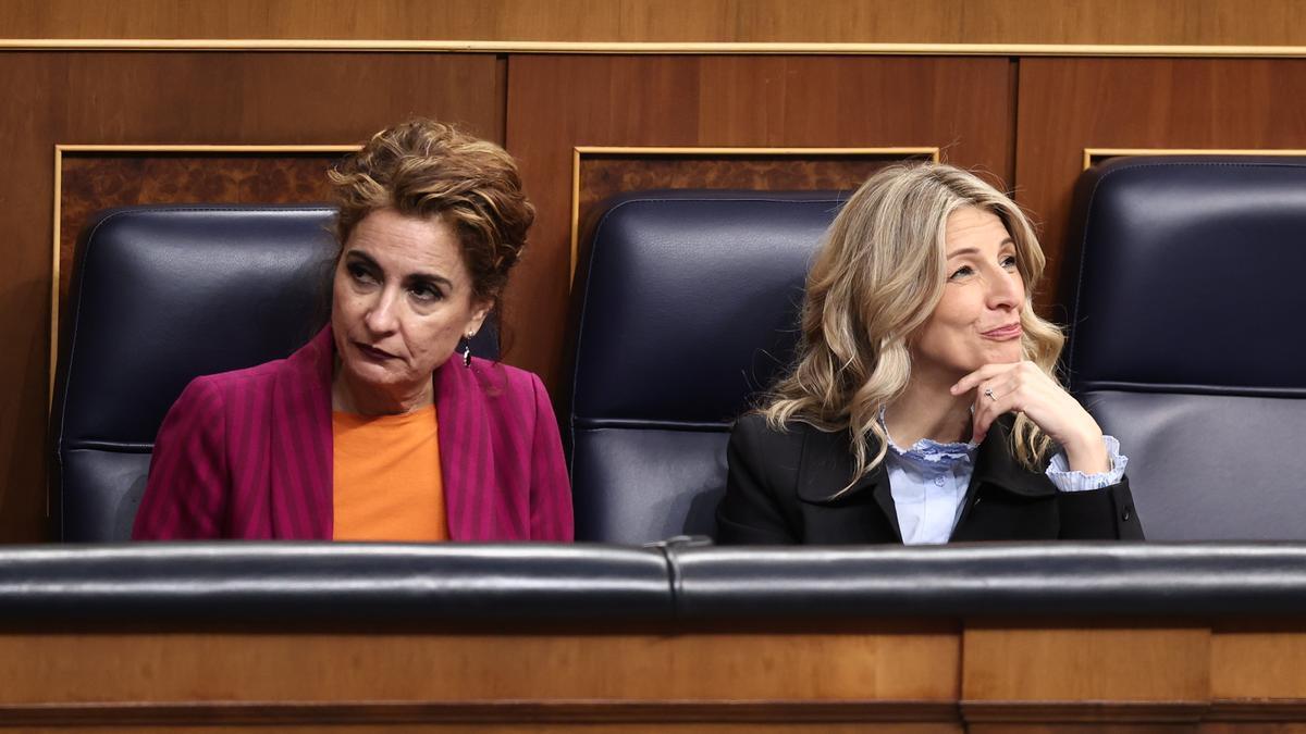 Las vicepresidentas del Gobierno español María Jesús Montero (PSOE) y Yolanda Díaz (PSOE) han mantenido una dura batalla sobre la tributación del SMI.Las dos se anotan la victoria