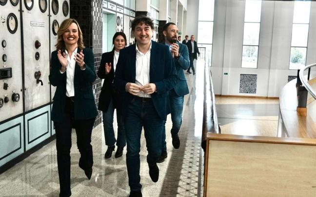 Pilar Alegría, junto a Eneko Andueza este domingo en Barakaldo. / EP Pilar Alegría, junto a Eneko Andueza este domingo en Barakaldo.
