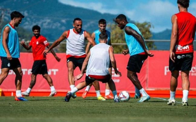 Un lance del entrenamiento de este lunes en Mallorca. / RCD MALLORCA