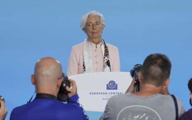 Lagarde comparece ante los medios tras la última reunión del BCE.