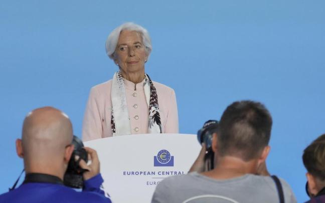 Lagarde comparece ante los medios tras la última reunión del BCE.