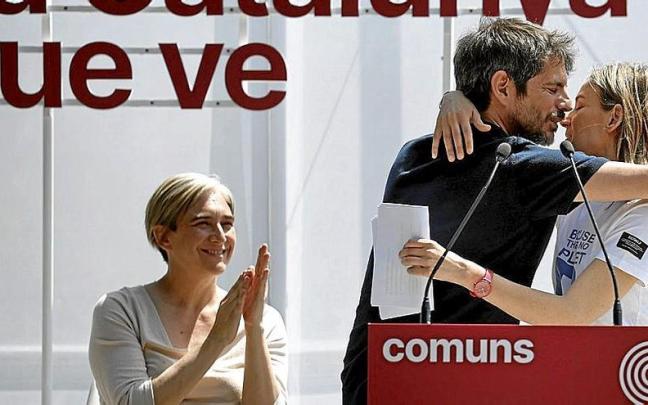 El ministro de Cultura, Ernest Urtasun, tomó parte en un mitin de los Comuns en El Prat de Llobregat. / EFE El ministro de Cultura, Ernest Urtasun, tomó parte en un mitin de los Comuns en El Prat de Llobregat.