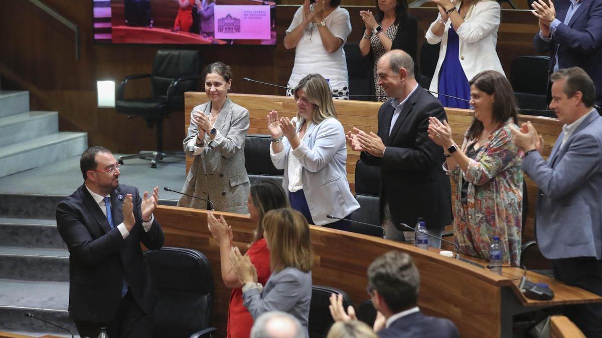 El socialista Adrián Barbón ha sido investido en primera votación.