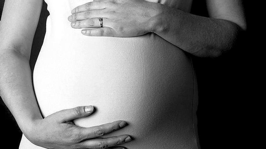 Los embarazos por gestación subrogada están en el punto de mira. | FOTO: E. P.