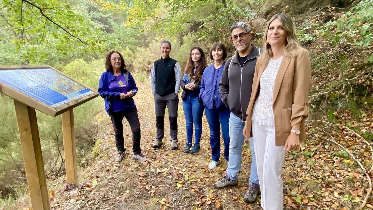 Visita institucional al nuevo itinerario didáctico de Aizkorri-Aratz