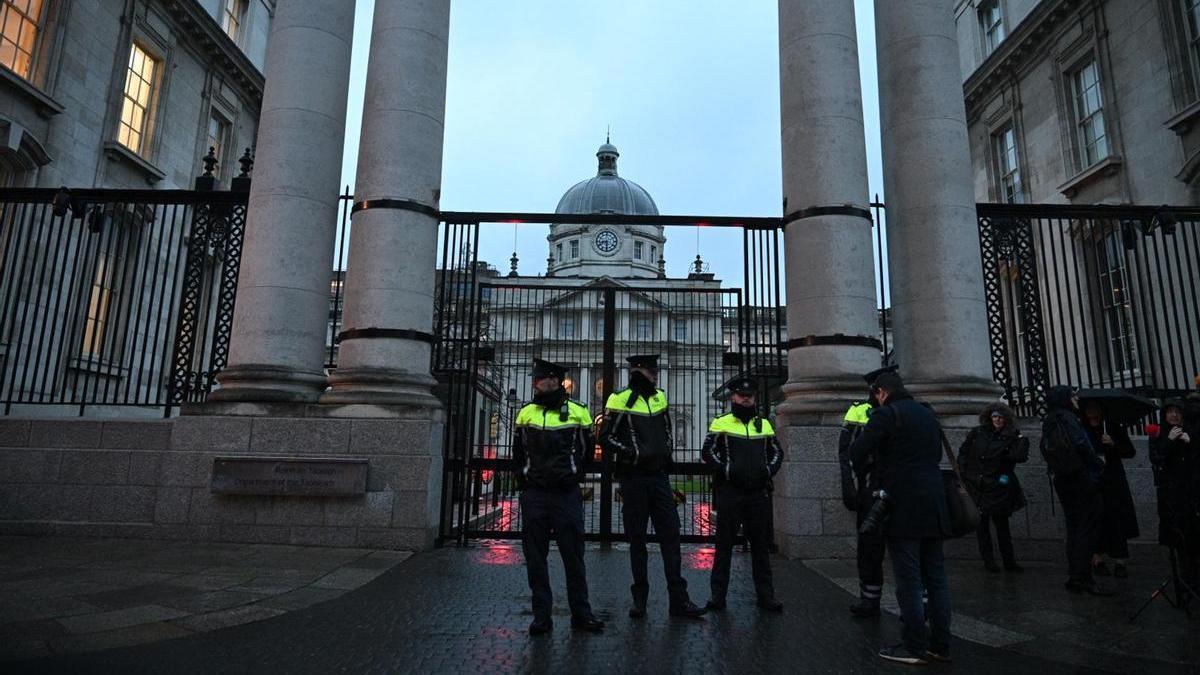 Policías en el centro de Dublín en una imagen de archivo.