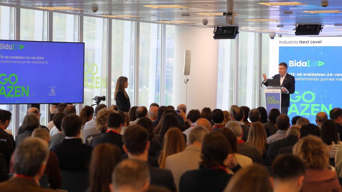 El consejero de Industria, Mikel Jauregi, en la presentación de BidaIA hoy en Bilbao.