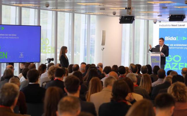El consejero de Industria, Mikel Jauregi, en la presentación de BidaIA hoy en Bilbao.