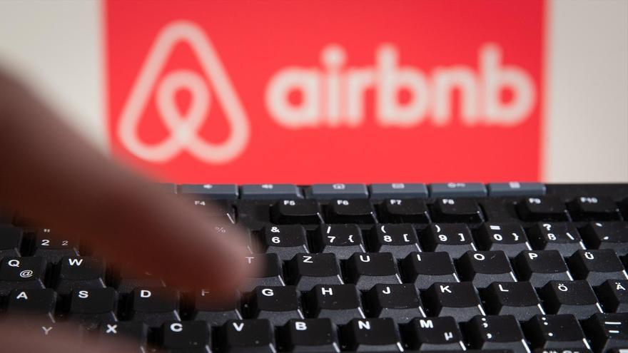 Desde la Dirección General de Consumo se argumentan tres razones para justificar la ilegalidad de los 65.935 anuncios de pisos turísticos que se han detectado en Airbnb y que estarían incumpliendo diferentes normativa.